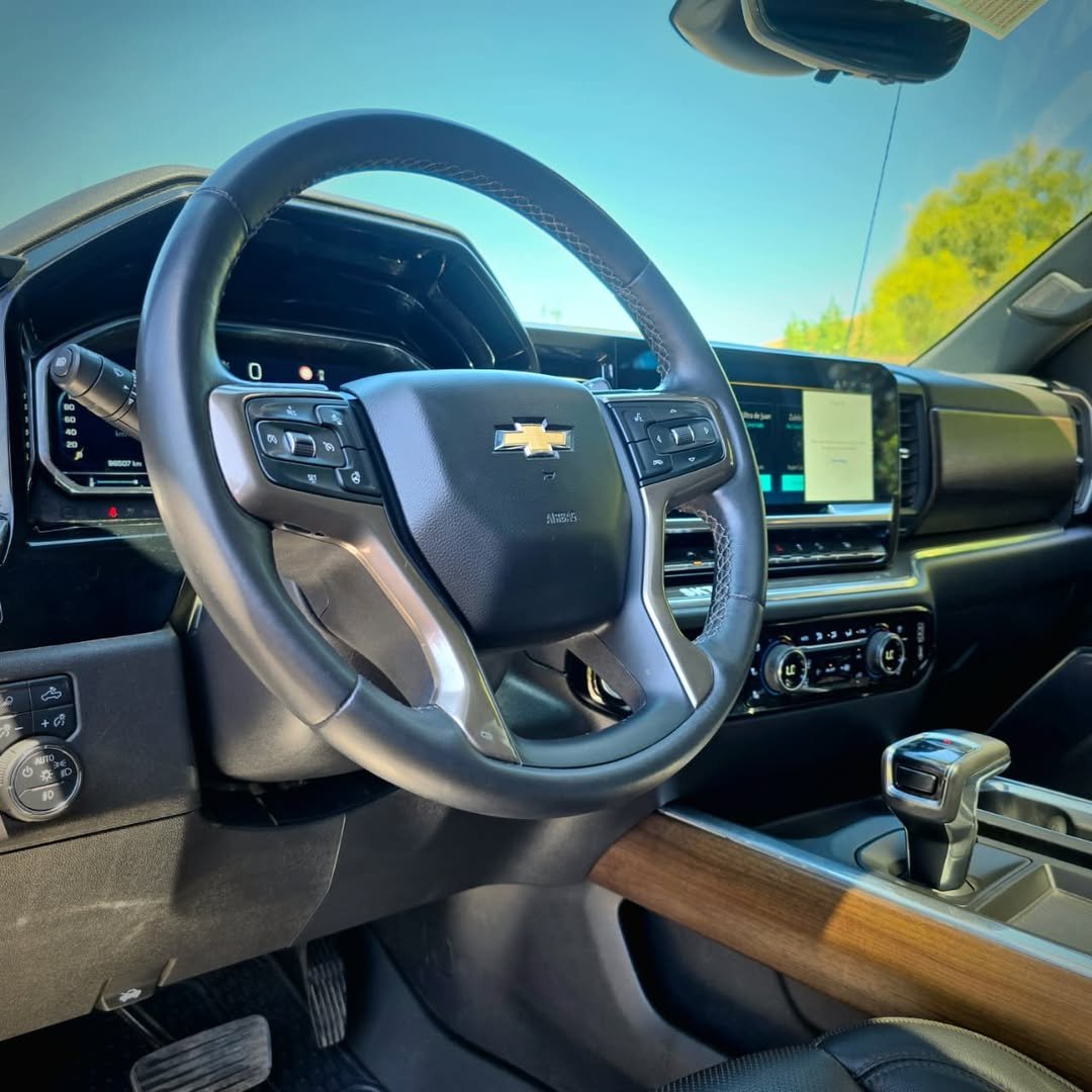 CHEVROLET SILVERADO 4X4 foto 2