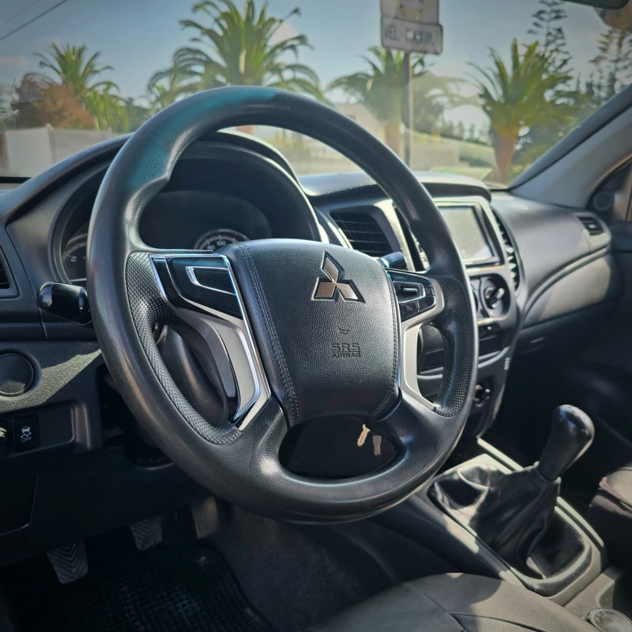 MITSUBISHI L200 2.4 TURBO DIESEL foto 2