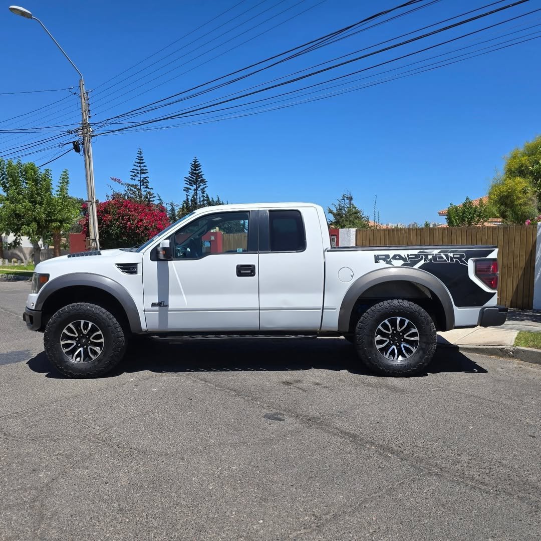 FORD F-150 RAPTOR 4X4 foto 3