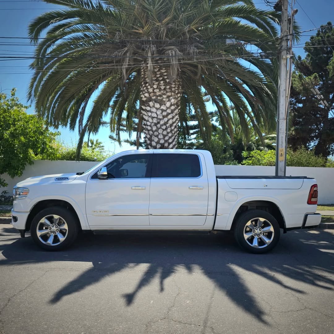RAM 1500 LIMITED 4×4 foto 3