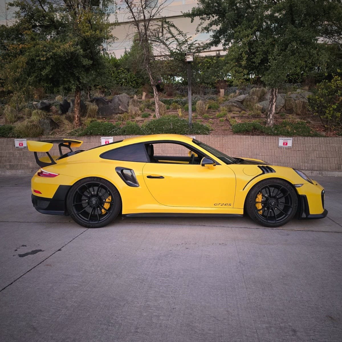 PORSCHE 911 GT2 RS foto 5