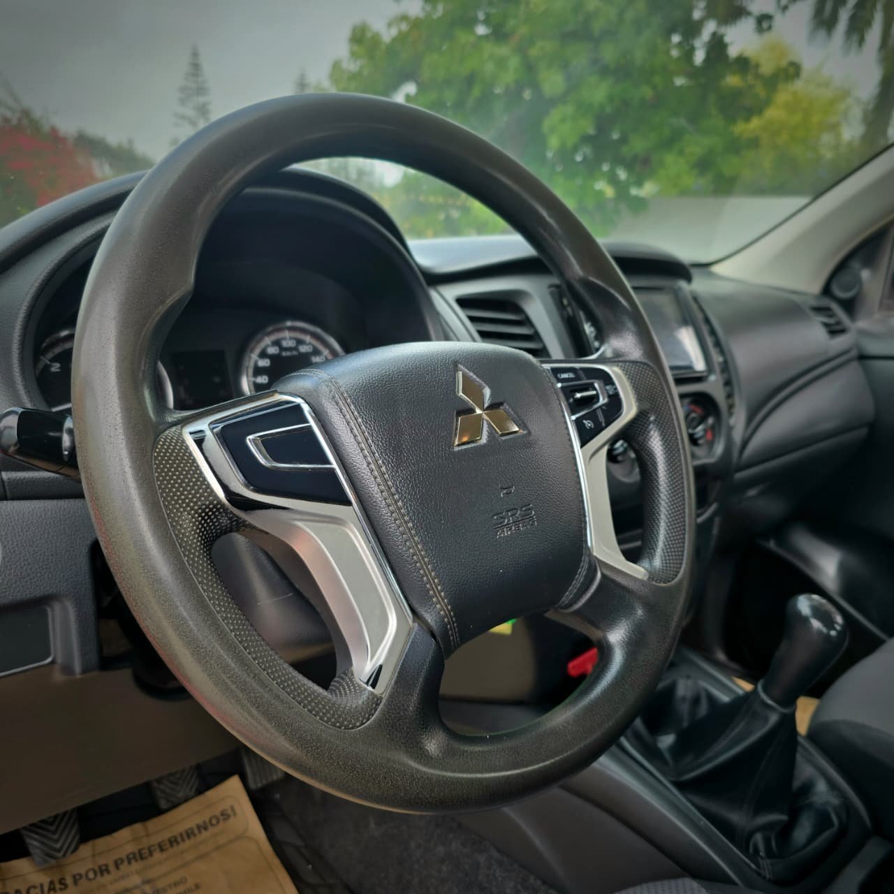 MITSUBISHI L200 foto 4