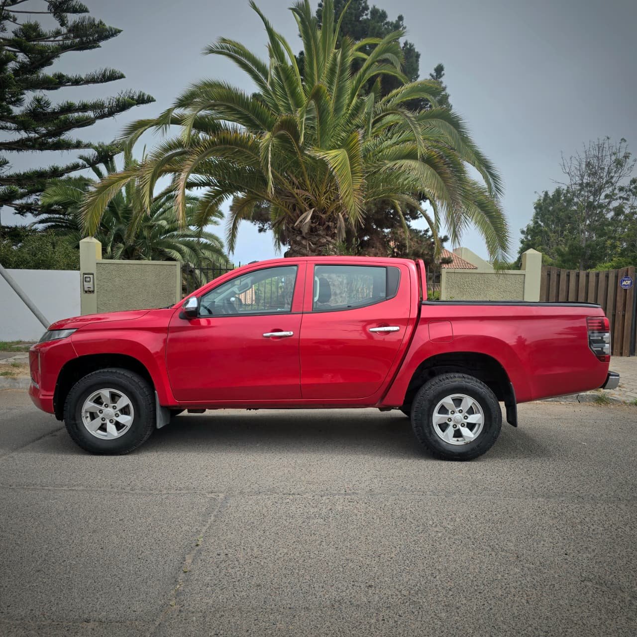 MITSUBISHI L200 foto 5