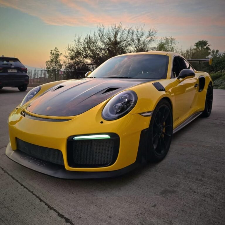 PORSCHE 911 GT2 RS