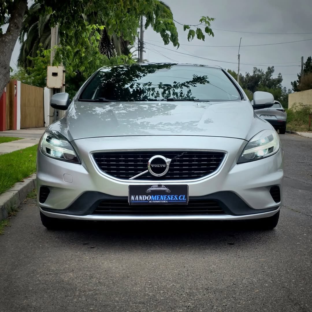 VOLVO V40 T4 foto 7