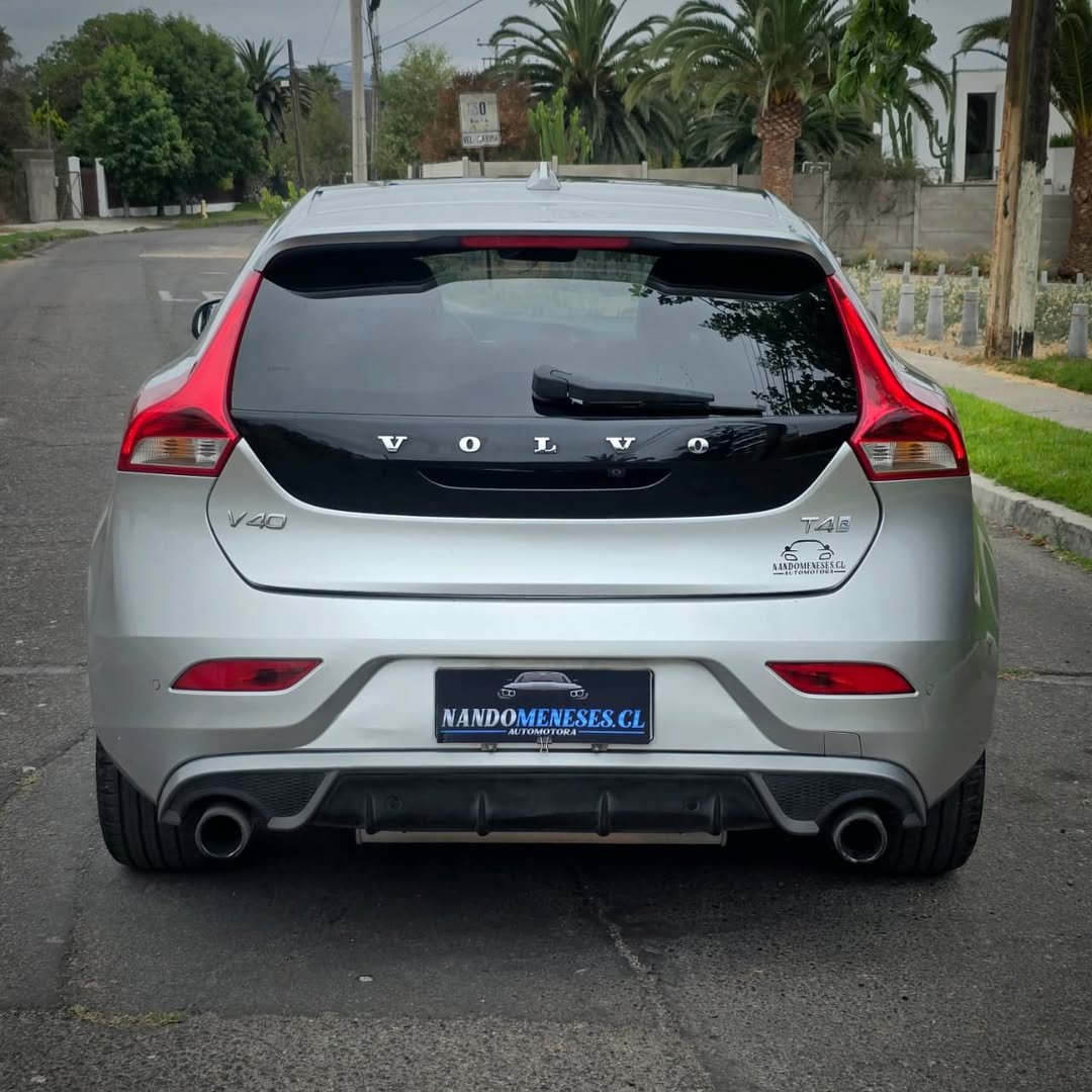 VOLVO V40 T4 foto 9