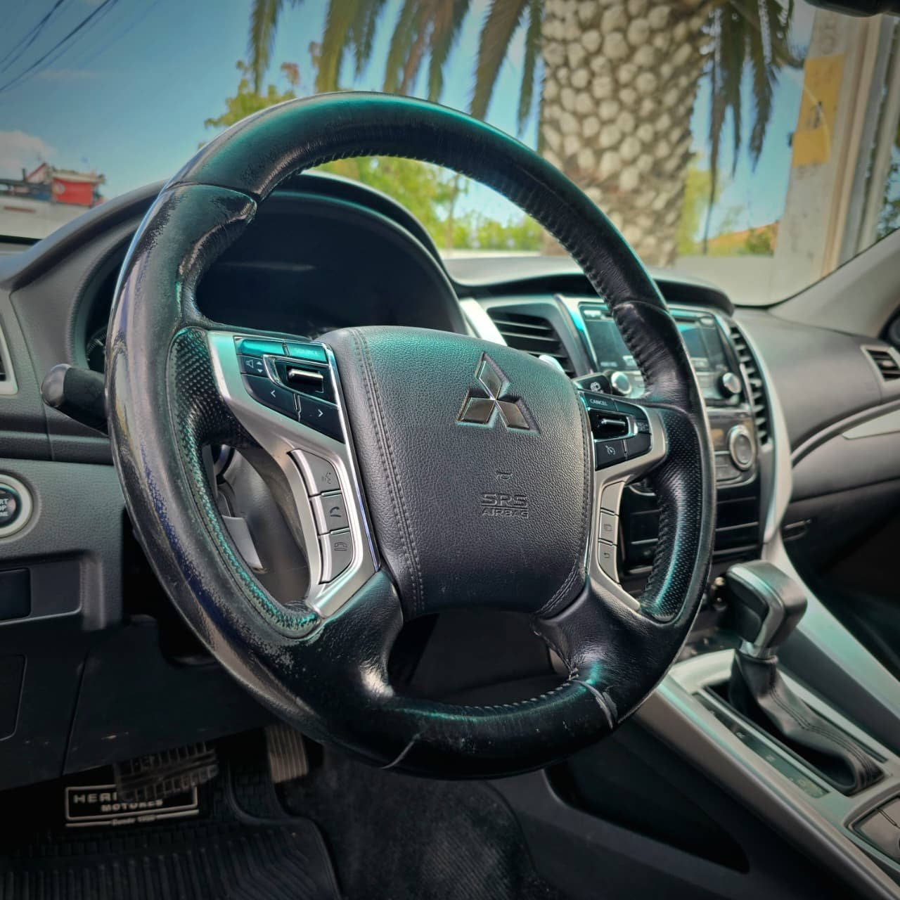 MITSUBHISHI MONTERO SPORT foto 3