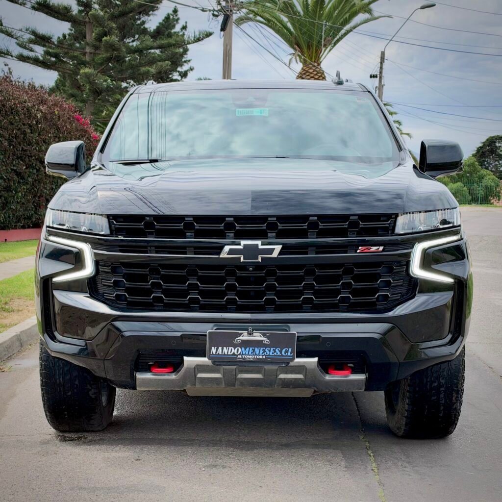 CHEVROLET SUBURBAN 2024 foto 3