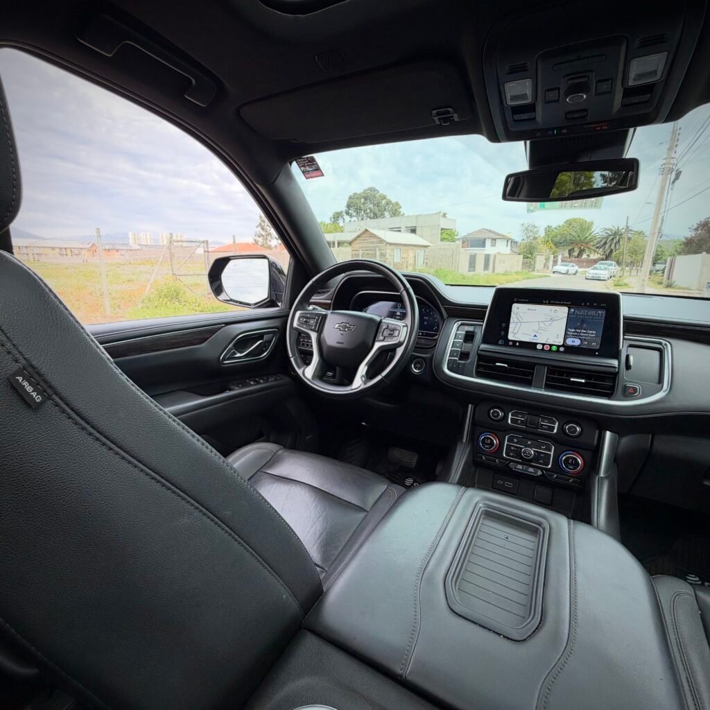 CHEVROLET SUBURBAN 2024 foto 2