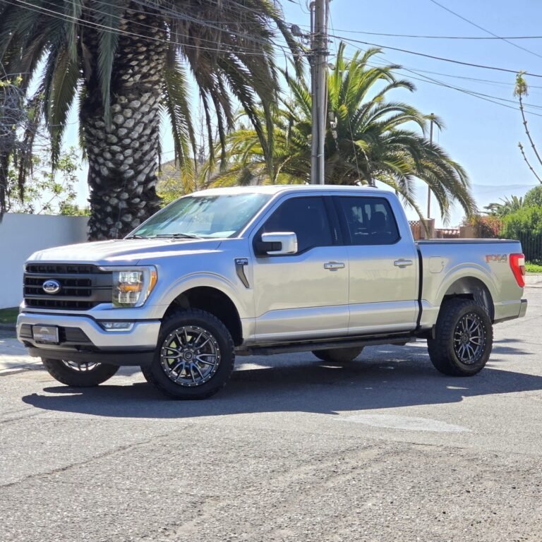 FORD F-150 LARIAT SPORT
