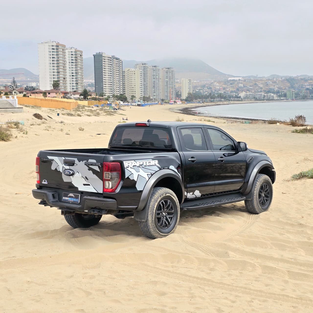 Foto: el Raptor en la playa