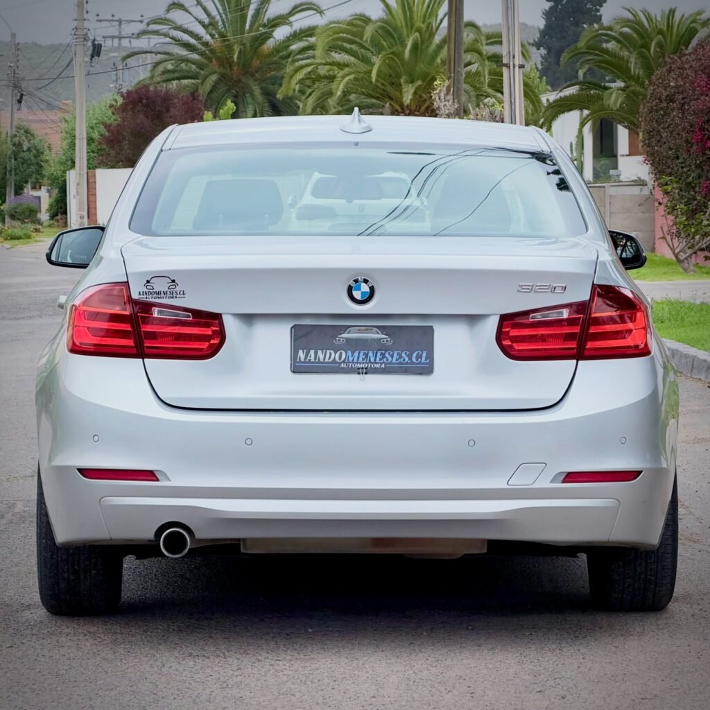 BMW 320i 2015 foto 10