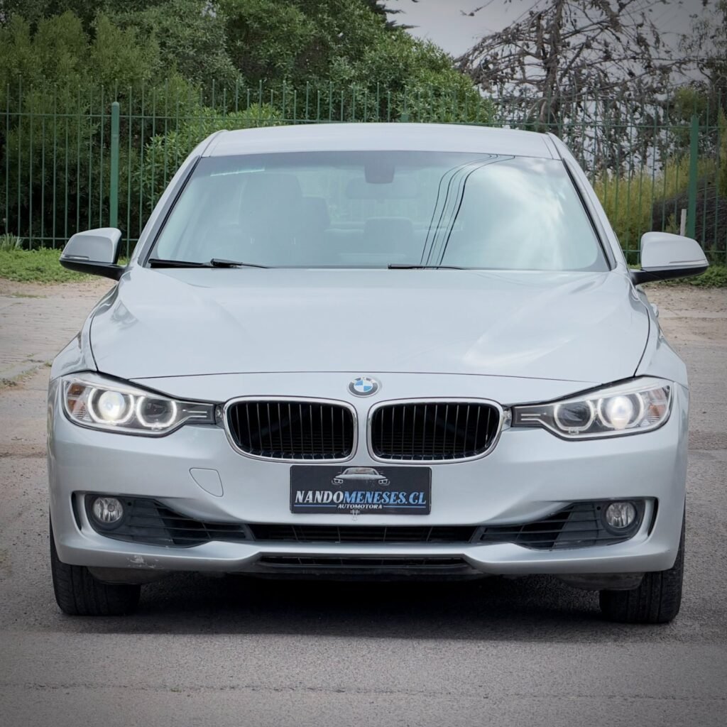 BMW 320i 2015 foto 3